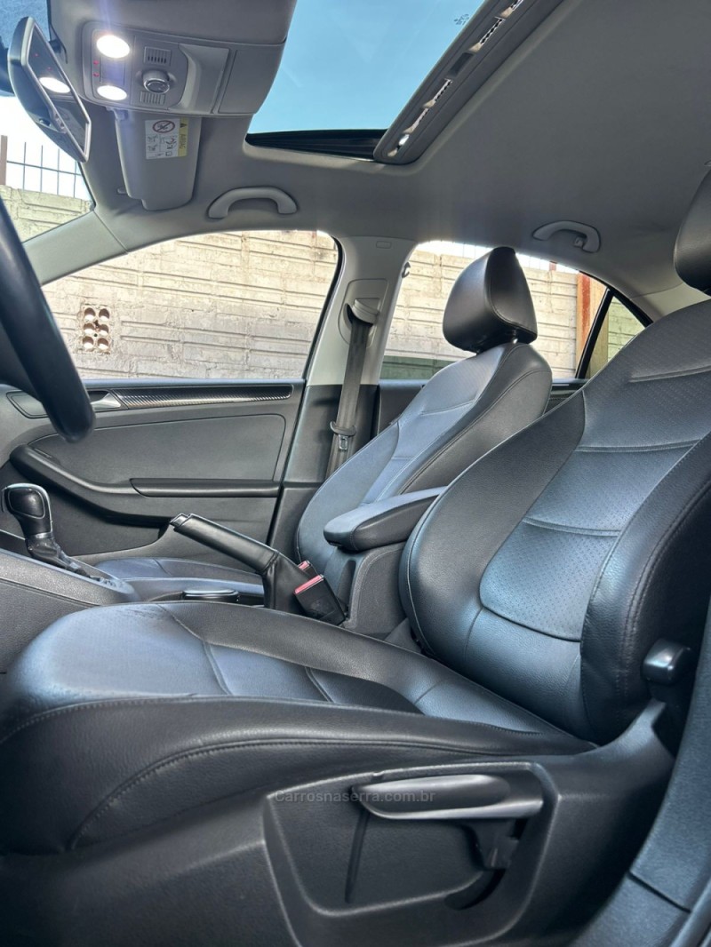 JETTA 2.0 COMFORTLINE FLEX 4P TIPTRONIC - 2016 - CAXIAS DO SUL