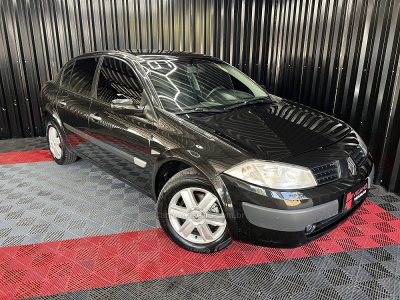 MÉGANE 2.0 DYNAMIQUE SEDAN 16V GASOLINA 4P MANUAL - 2007 - CAXIAS DO SUL