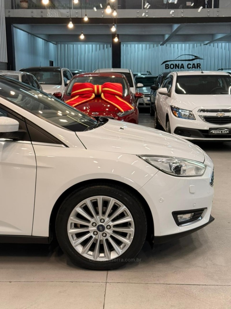 FOCUS 2.0 TITANIUM PLUS SEDAN 16V FLEX 4P AUTOMÁTICO - 2016 - CAXIAS DO SUL