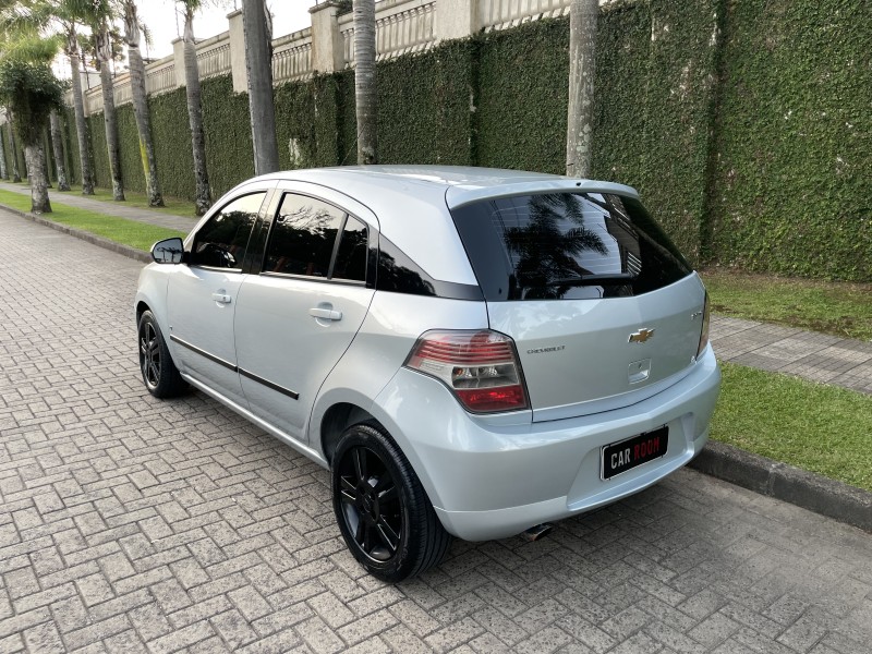 AGILE 1.4 MPFI LT 8V FLEX 4P MANUAL - 2010 - CAXIAS DO SUL