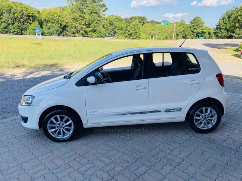 FOX 1.0 ITREND 8V FLEX 4P MANUAL - 2014 - NOVA PRATA