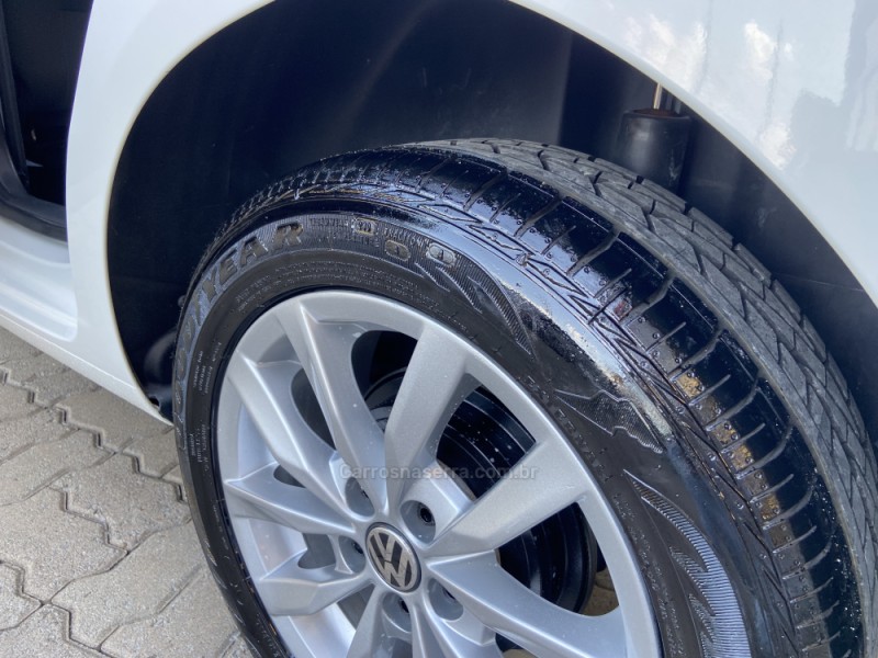 FOX 1.0 ITREND 8V FLEX 4P MANUAL - 2014 - NOVA PRATA