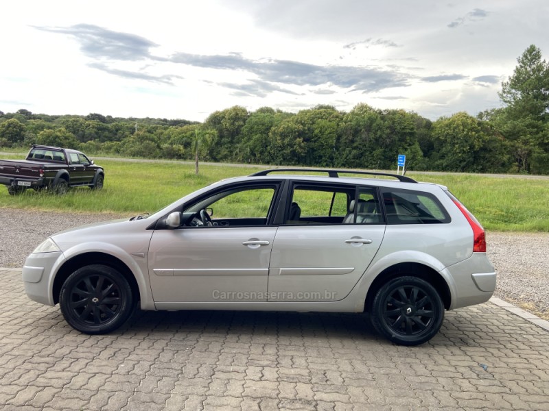 MÉGANE 1.6 DYNAMIQUE GRAND TOUR 16V FLEX 4P MANUAL - 2011 - NOVA PRATA