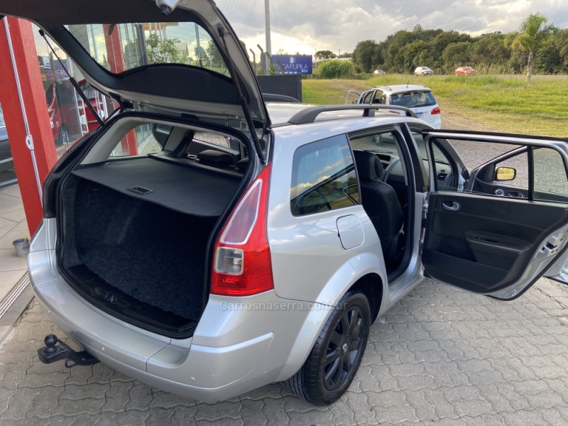 MÉGANE 1.6 DYNAMIQUE GRAND TOUR 16V FLEX 4P MANUAL - 2011 - NOVA PRATA