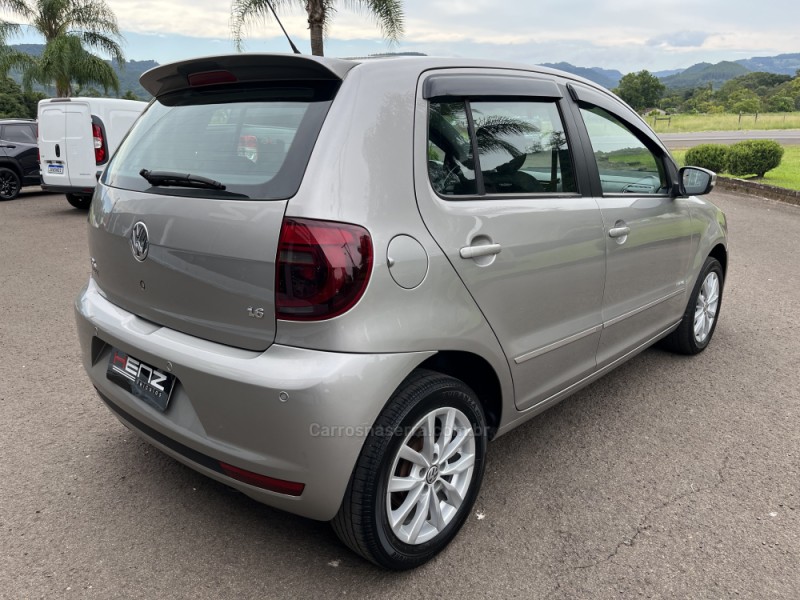 FOX 1.6 MI PRIME 8V FLEX 4P MANUAL - 2012 - BOM PRINCíPIO