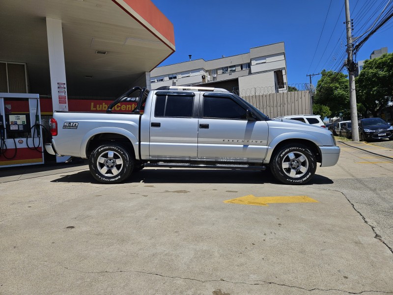 S10 2.4 MPFI EXECUTIVE 4X2 CD 8V FLEX 4P MANUAL - 2011 - CAXIAS DO SUL