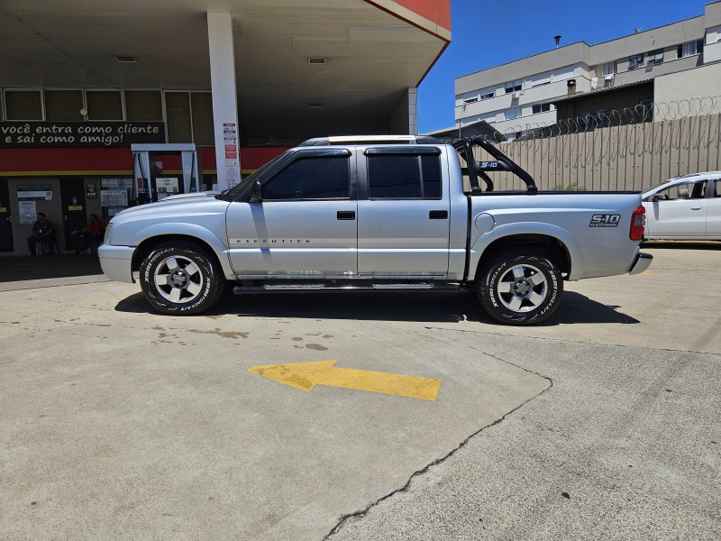 S10 2.4 MPFI EXECUTIVE 4X2 CD 8V FLEX 4P MANUAL - 2011 - CAXIAS DO SUL