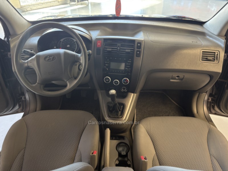 TUCSON 2.0 MPFI GL 16V 142CV 2WD GASOLINA 4P MANUAL - 2011 - CAXIAS DO SUL