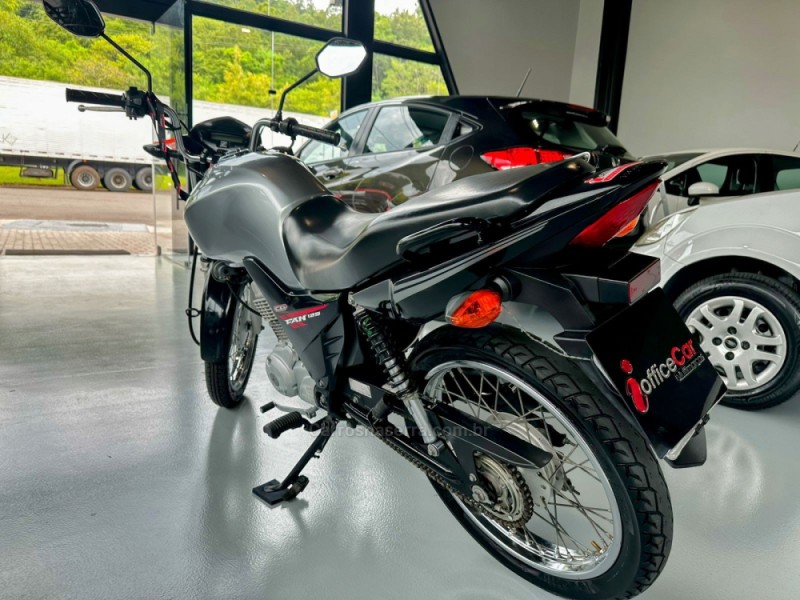 CG 125 FAN KS - 2015 - TRêS COROAS