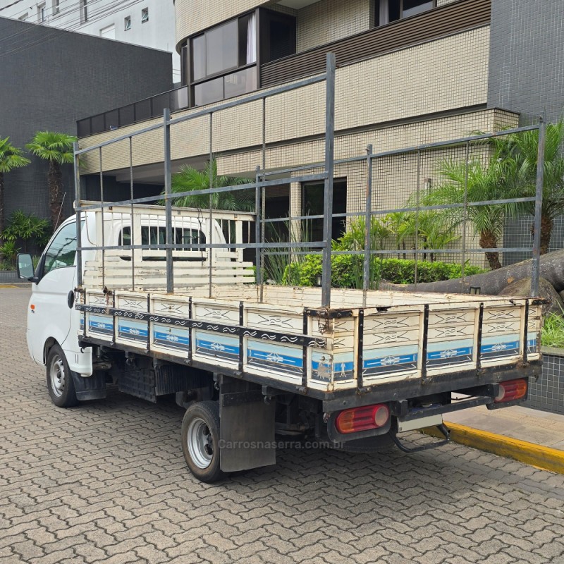 HR 2.5 TCI HD LONGO COM CAÇAMBA 4X2 8V 97CV TURBO INTERCOOLER DIESEL 2P MANUAL - 2010 - BENTO GONçALVES