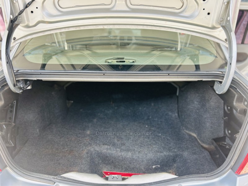 CLIO 1.0 EXPRESSION SEDAN 16V FLEX 4P MANUAL - 2006 - CAXIAS DO SUL