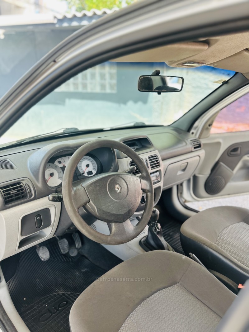 CLIO 1.0 EXPRESSION SEDAN 16V FLEX 4P MANUAL - 2006 - CAXIAS DO SUL