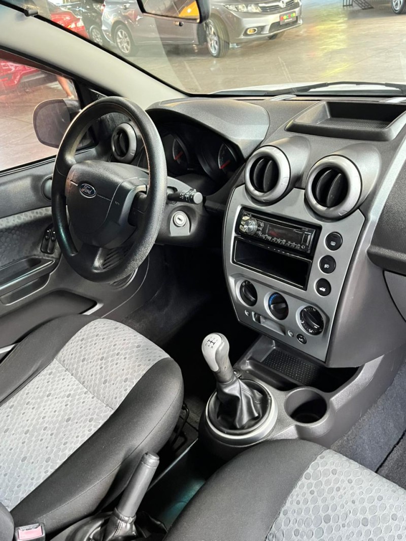 FIESTA 1.6 ROCAM SE 8V FLEX 4P MANUAL - 2014 - SãO LEOPOLDO