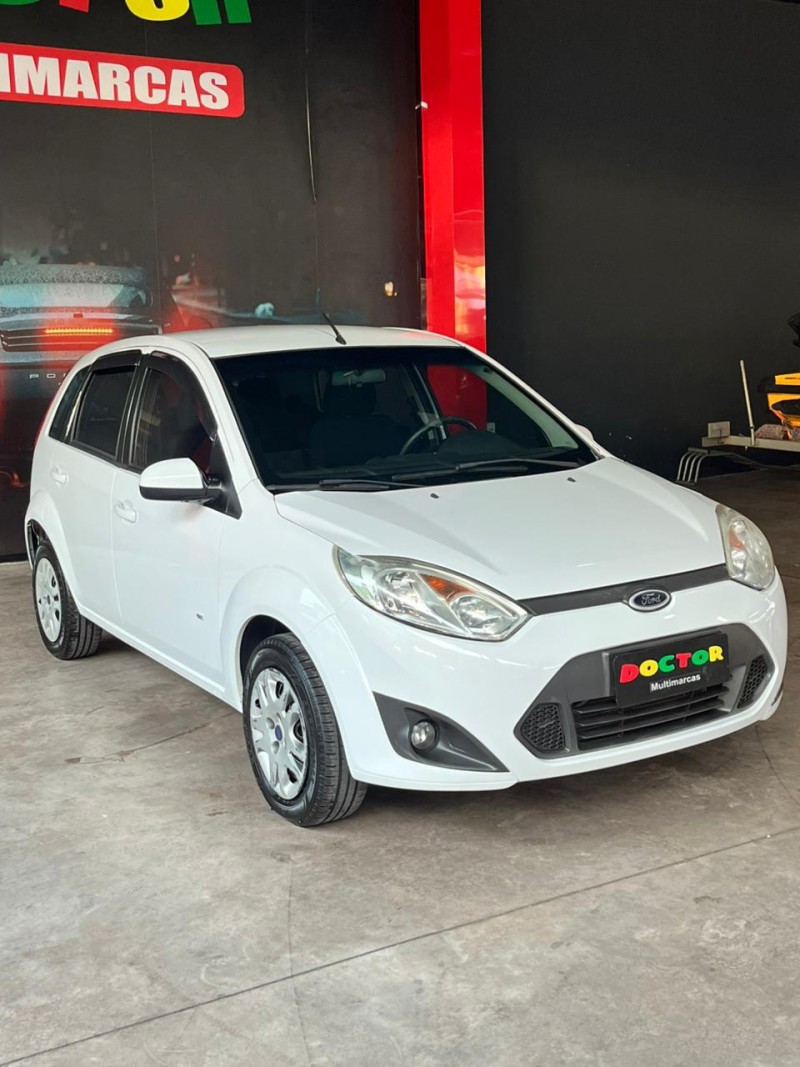 FIESTA 1.6 ROCAM SE 8V FLEX 4P MANUAL - 2014 - SãO LEOPOLDO