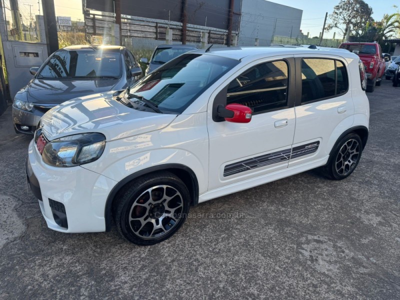 UNO 1.4 EVO SPORTING 8V FLEX 4P AUTOMATIZADO - 2015 - GRAVATAí