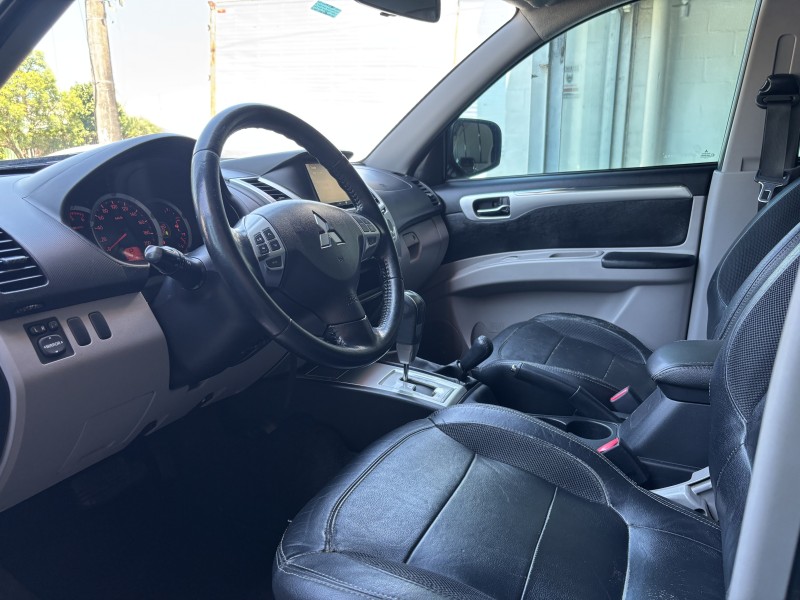 PAJERO DAKAR 3.2 HPE 4X4 7 LUGARES 16V TURBO INTERCOOLER DIESEL 4P AUTOMÁTICO - 2012 - CAXIAS DO SUL