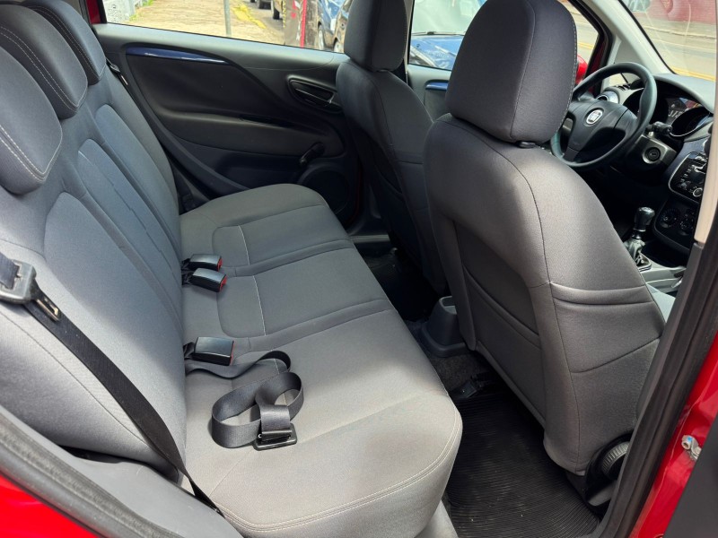 PUNTO 1.4 ATTRACTIVE 8V FLEX 4P MANUAL - 2014 - VACARIA