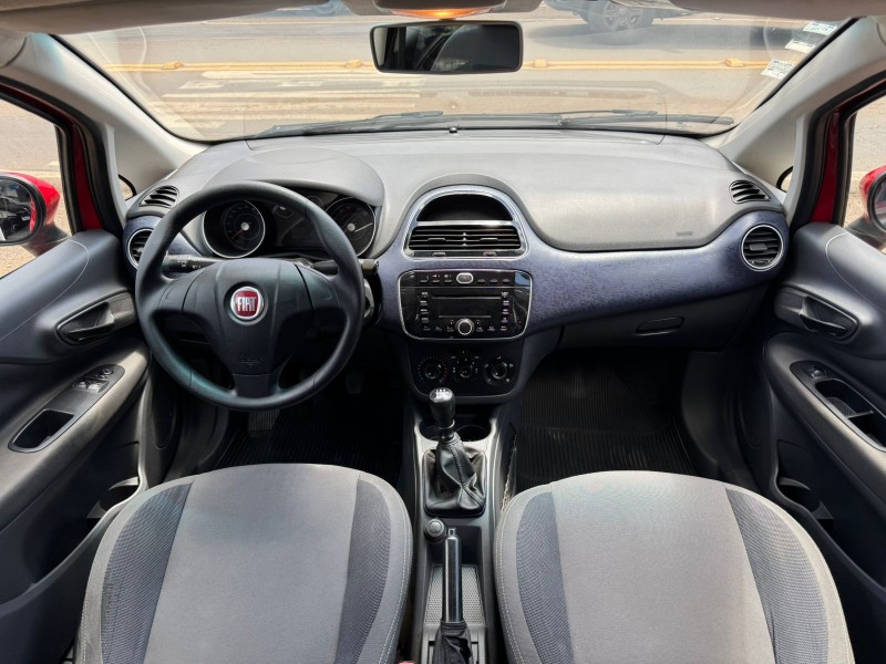 PUNTO 1.4 ATTRACTIVE 8V FLEX 4P MANUAL - 2014 - VACARIA