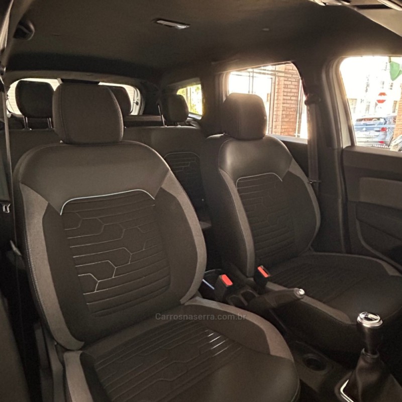 DUSTER 1.6 INTENSE 16V FLEX 4P MANUAL - 2024 - VACARIA