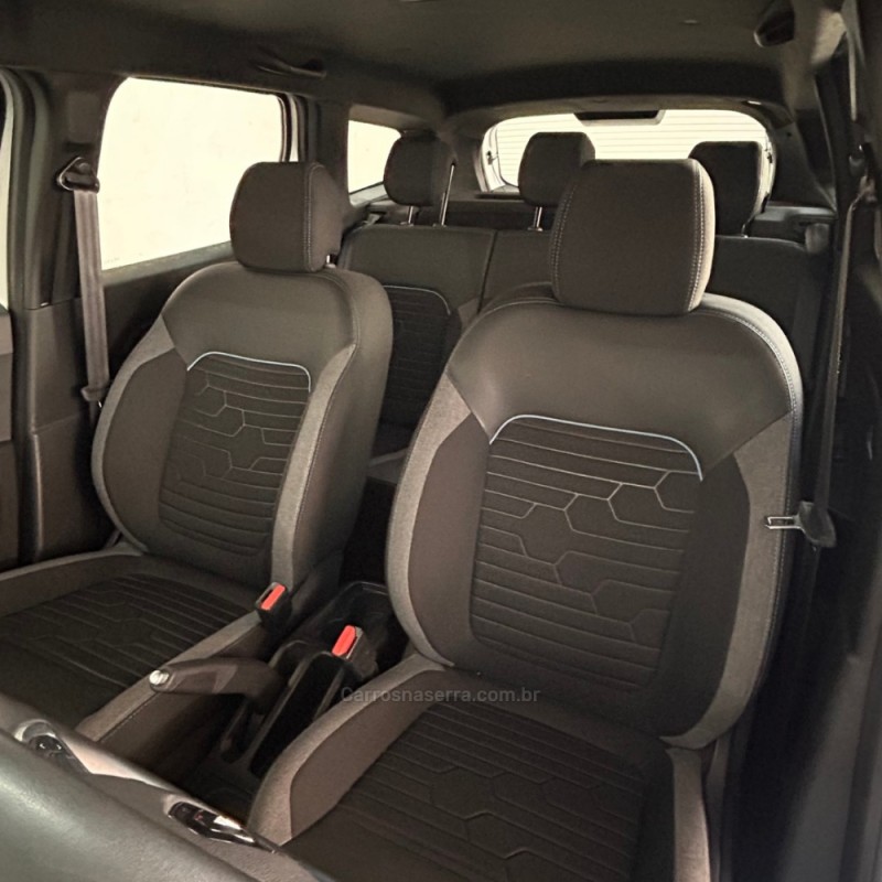 DUSTER 1.6 INTENSE 16V FLEX 4P MANUAL - 2024 - VACARIA