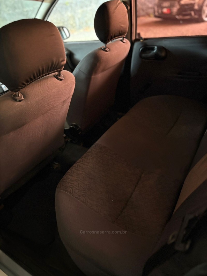 CLASSIC 1.0 VHC LIFE 8V FLEX 4P MANUAL - 2003 - NOVO HAMBURGO