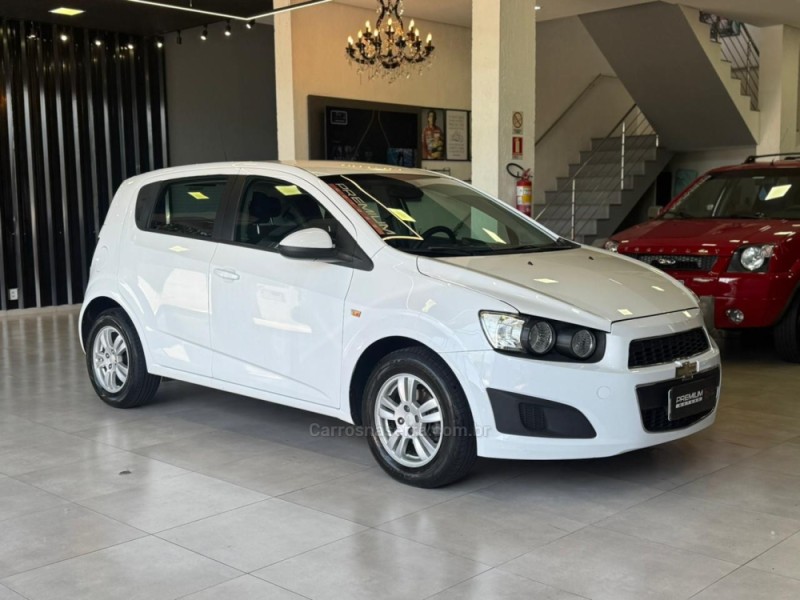 sonic 1.6 lt 16v flex 4p manual 2013 dois irmaos