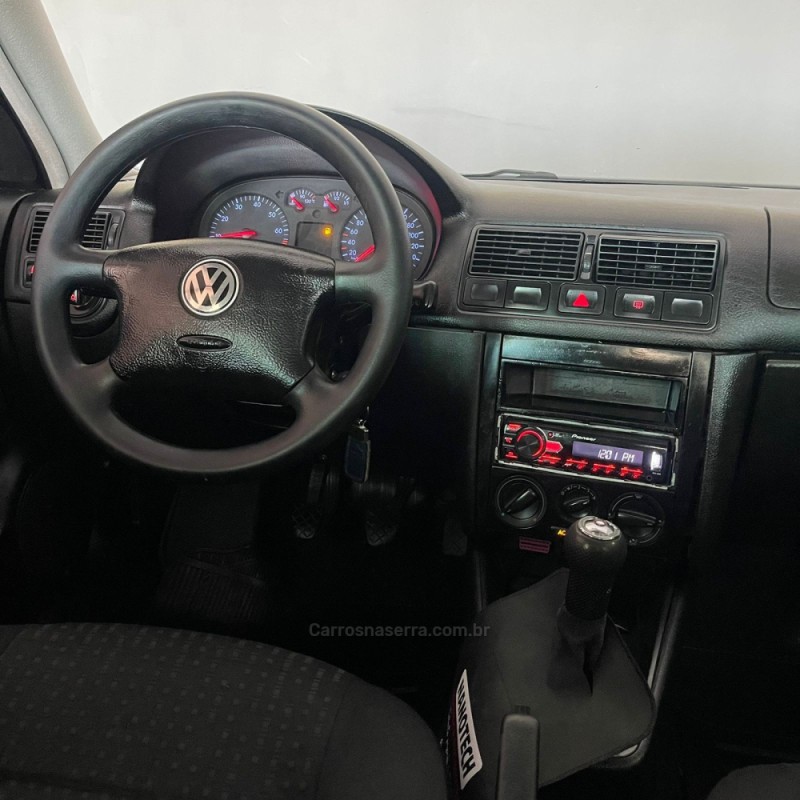 GOLF 1.6 MI BLACK & SILVER 8V GASOLINA 4P MANUAL - 2001 - PORTãO