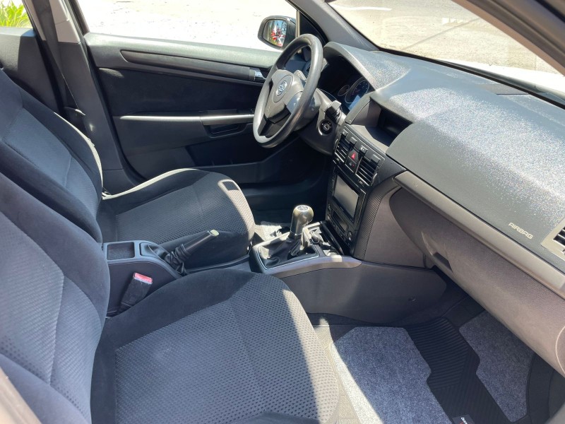 VECTRA 2.0 MPFI GT HATCH 8V FLEX 4P MANUAL - 2008 - CAXIAS DO SUL