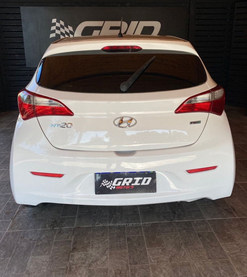 HB20 1.0 COMFORT PLUS 12V FLEX 4P MANUAL - 2014 - ESTâNCIA VELHA
