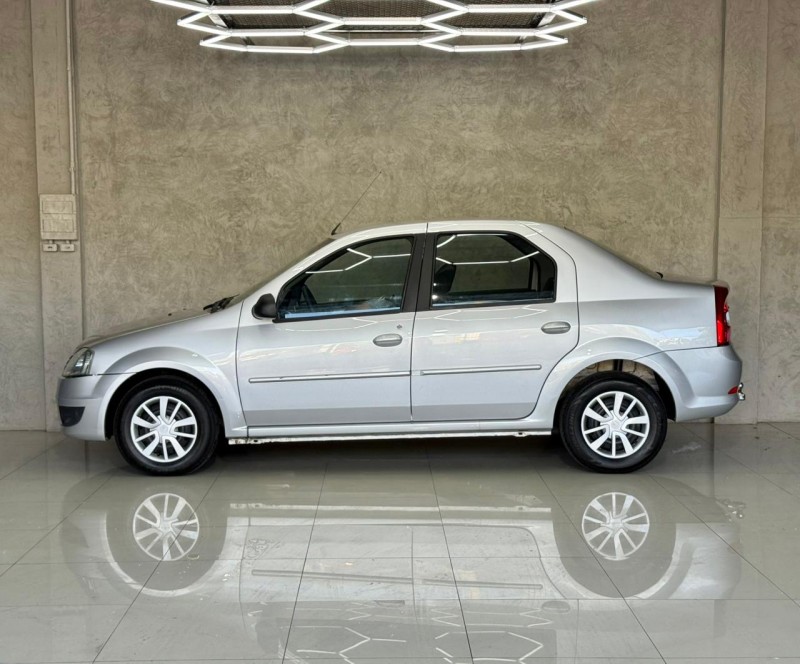 LOGAN 1.0 EXPRESSION 16V FLEX 4P MANUAL - 2011 - CAXIAS DO SUL