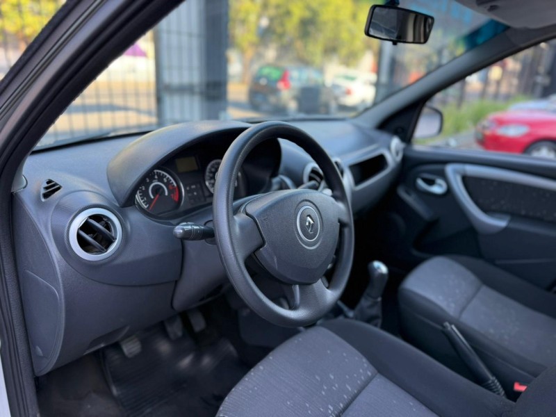 LOGAN 1.0 EXPRESSION 16V FLEX 4P MANUAL - 2011 - CAXIAS DO SUL