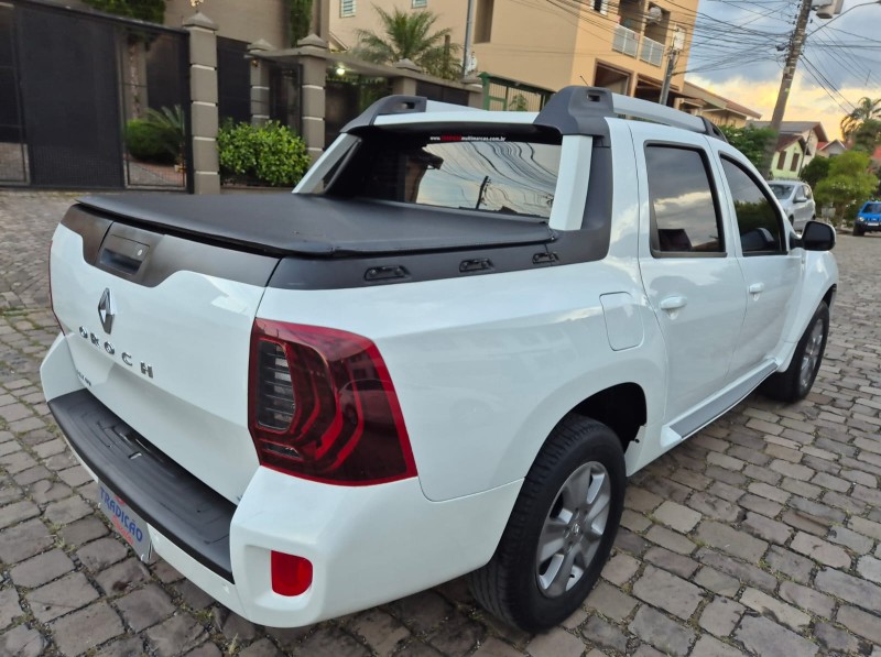 DUSTER OROCH 1.6 16V FLEX DYNAMIQUE 4P MANUAL - 2017 - CAXIAS DO SUL