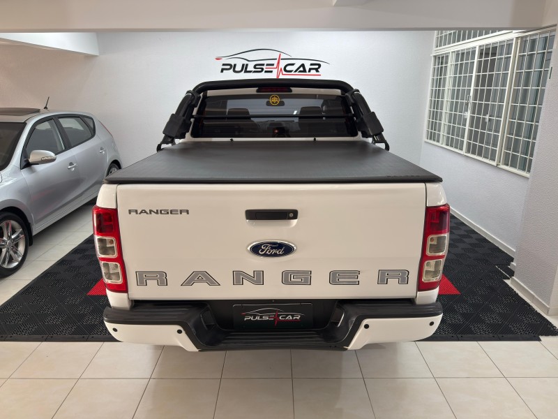 RANGER 2.2 XL 4X4 CD 16V DIESEL 4P MANUAL - 2015 - CAXIAS DO SUL