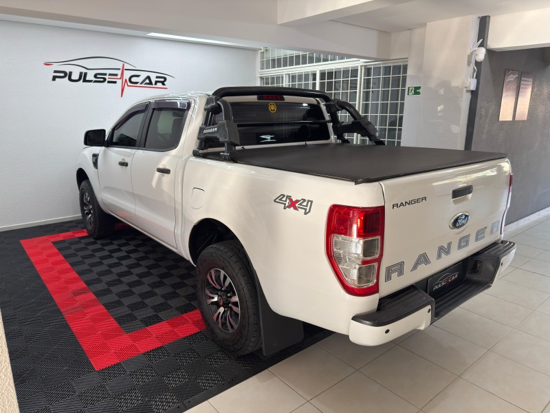 RANGER 2.2 XL 4X4 CD 16V DIESEL 4P MANUAL - 2015 - CAXIAS DO SUL
