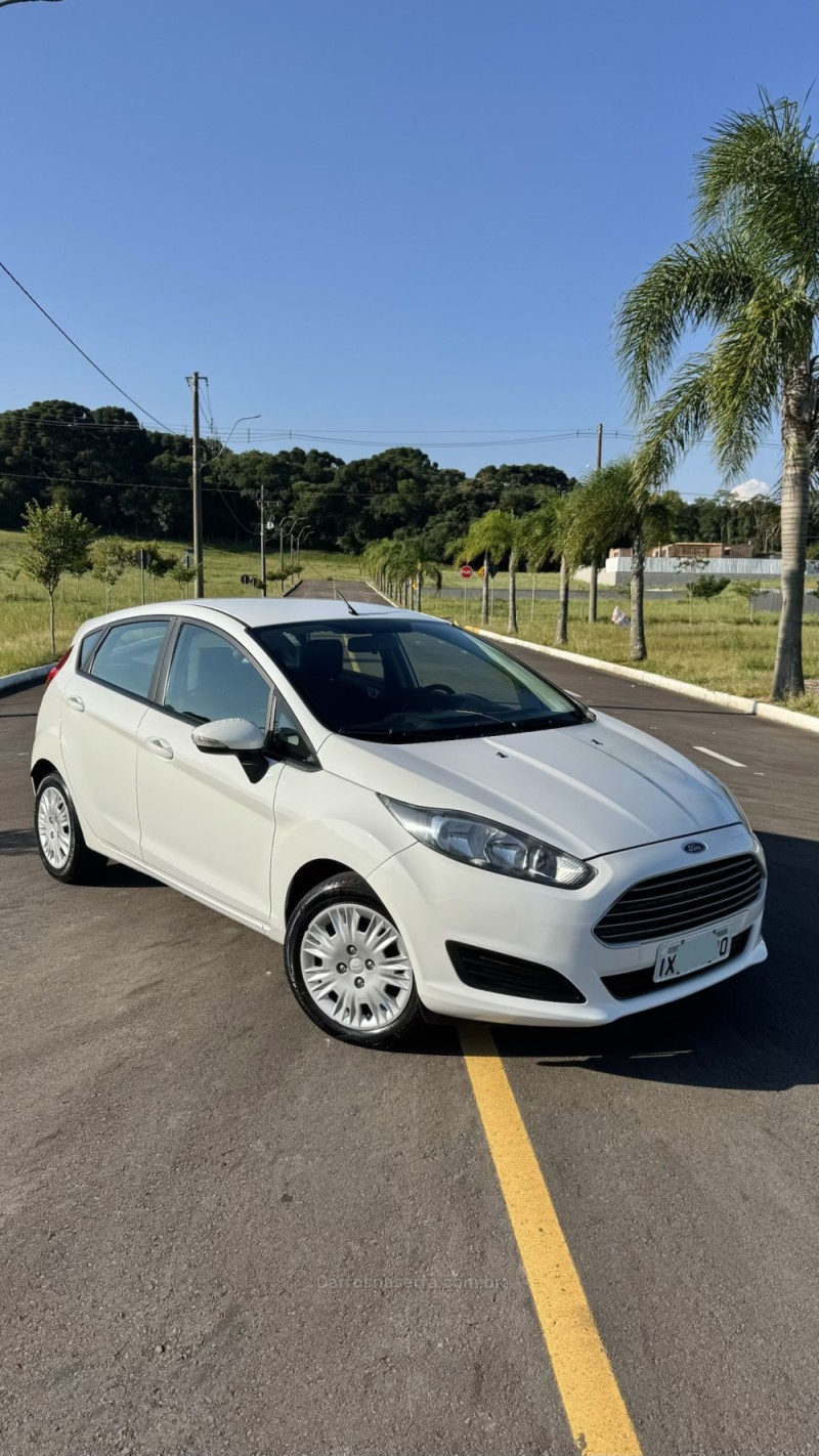 fiesta 1.6 se hatch 16v flex 4p manual 2017 carlos barbosa