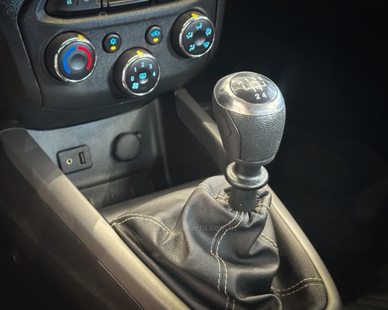 PRISMA 1.4 MPFI LT 8V FLEX 4P MANUAL - 2015 - GARIBALDI