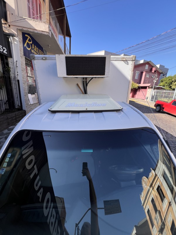 HR 2.5 LONGO BAÚ 4X2 16V 130CV TURBO INTERCOOLER DIESEL 2P MANUAL - 2012 - GARIBALDI