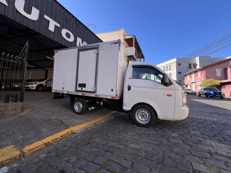 HR 2.5 LONGO BAÚ 4X2 16V 130CV TURBO INTERCOOLER DIESEL 2P MANUAL - 2012 - GARIBALDI