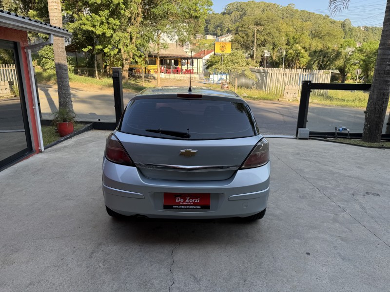 VECTRA 2.0 MPFI GT HATCH 8V FLEX 4P MANUAL - 2010 - CAXIAS DO SUL