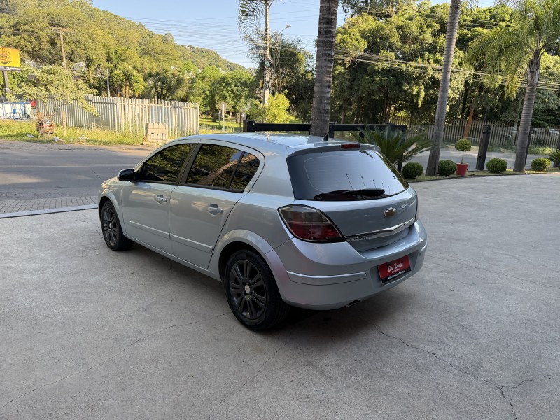 VECTRA 2.0 MPFI GT HATCH 8V FLEX 4P MANUAL - 2010 - CAXIAS DO SUL