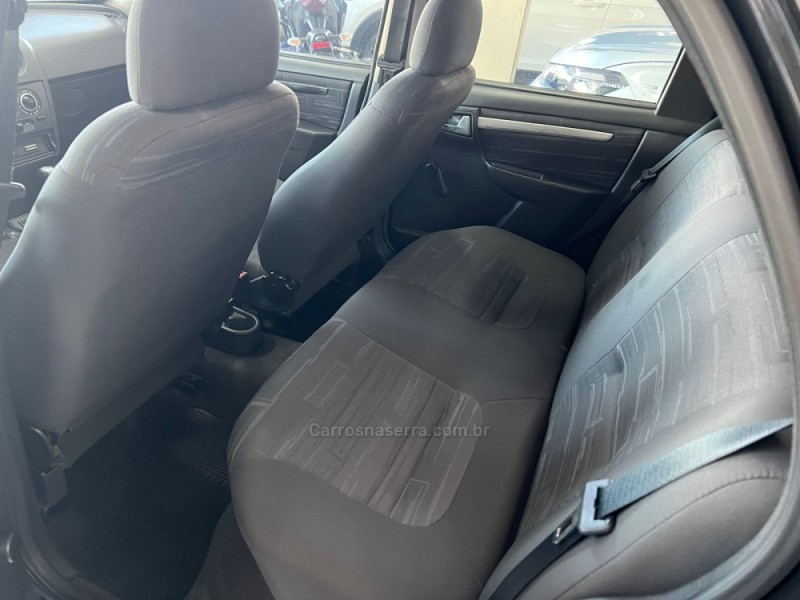 PRISMA 1.0 MPFI VHCE MAXX 8V FLEX 4P MANUAL - 2010 - CAXIAS DO SUL