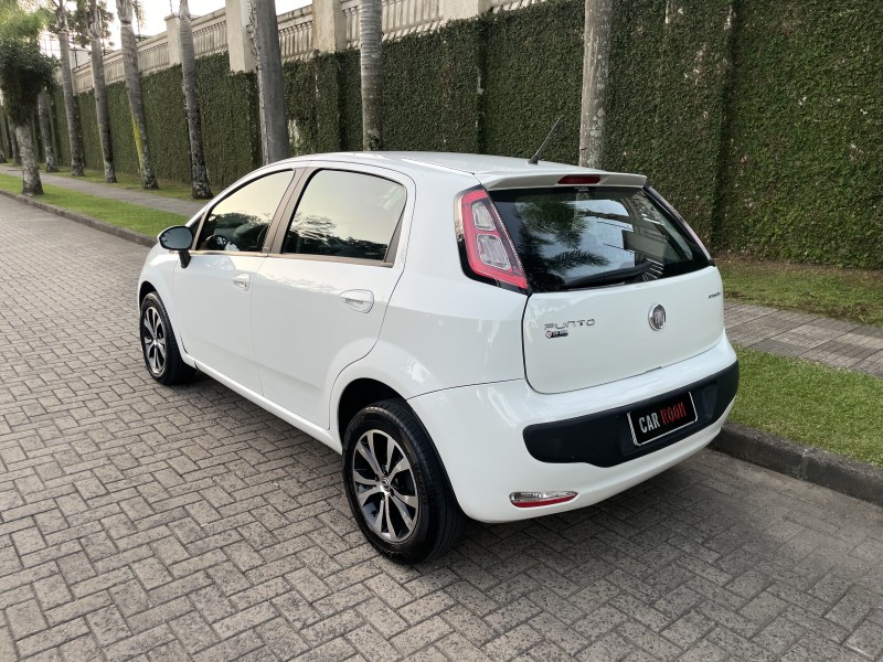 PUNTO 1.4 ATTRACTIVE 8V FLEX 4P MANUAL - 2014 - CAXIAS DO SUL