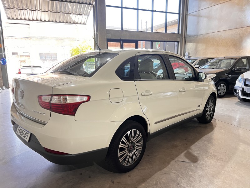 SIENA 1.6 MPI ESSENCE 16V FLEX 4P MANUAL - 2015 - CAXIAS DO SUL