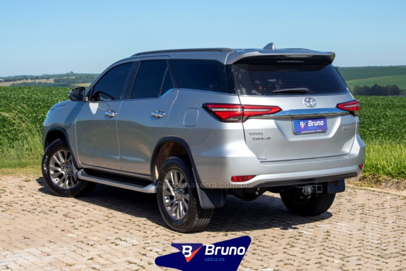 HILUX SW4 2.8 SRX 4X4 7 LUGARES 16V TURBO INTERCOOLER DIESEL 4P AUTOMÁTICO - 2022 - PALMEIRA DAS MISSõES