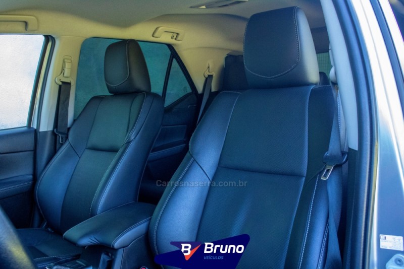 HILUX SW4 2.8 SRX 4X4 7 LUGARES 16V TURBO INTERCOOLER DIESEL 4P AUTOMÁTICO - 2022 - PALMEIRA DAS MISSõES