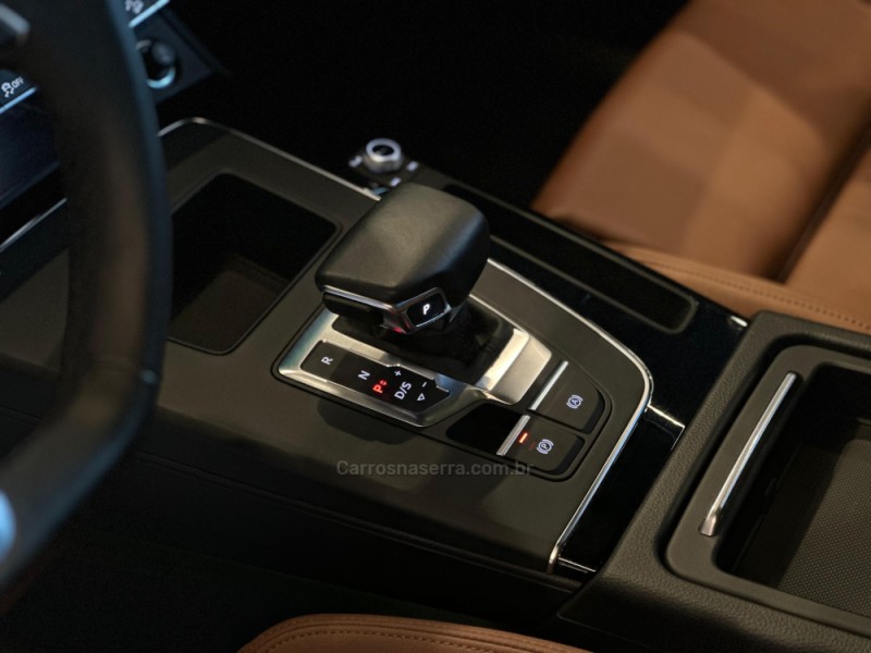 Q5 2.0 TFSI S LINE BLACK QUATTRO S TRONIC GASOLINA 4P - 2022 - CAXIAS DO SUL