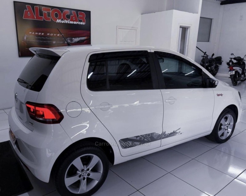 FOX 1.6 MI ROCK IN RIO 8V FLEX 4P MANUAL - 2016 - CAMPO BOM