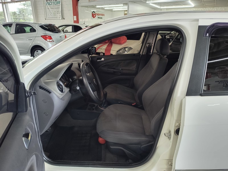 VOYAGE 1.6 MI COMFORTLINE 8V FLEX 4P MANUAL - 2011 - CAXIAS DO SUL