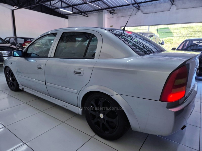 ASTRA 2.0 MPFI ADVANTAGE SEDAN 8V FLEX 4P MANUAL - 2009 - CAMPO BOM