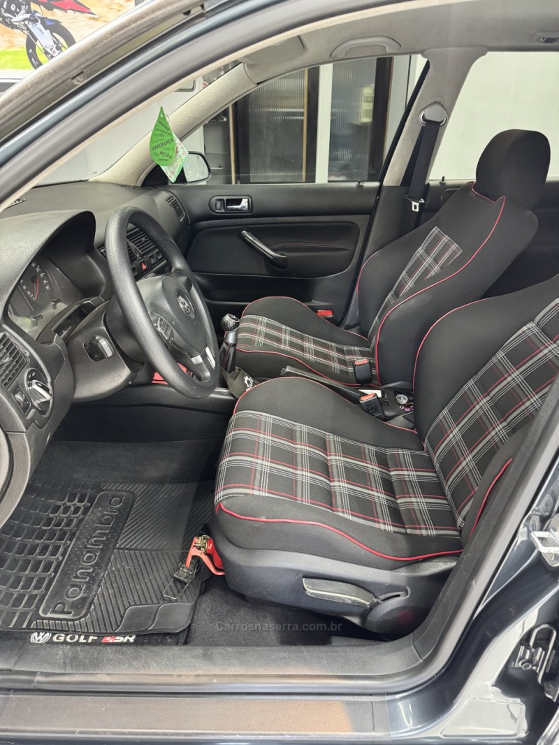 GOLF 1.6 MI 8V GASOLINA 4P MANUAL - 2001 - CAXIAS DO SUL